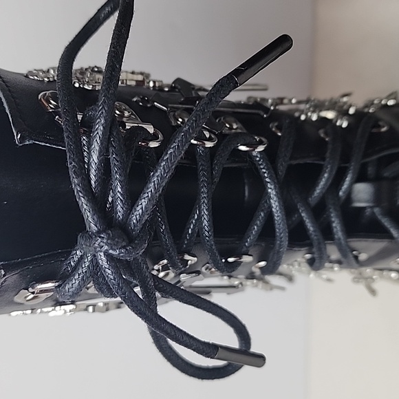 Dolls Kill Widow Idol Worship Charm Platform Boots Size 8 Goth Near New - Picture 11 of 14